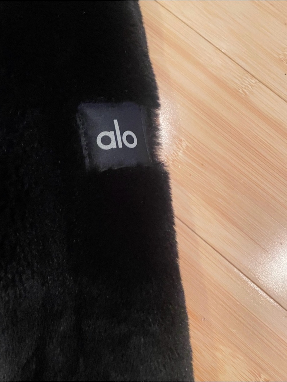 AUTHENTIC ALO OVERSIZED FAUX MINX COAT SIZE SMALL - Picture 5 of 11